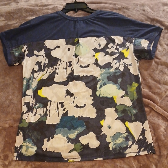The North Face Floral Print Short Sleeve Top Womens XL - Picture 4 of 5
